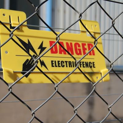 Barrière de protection des bords légère avec cadre en aluminium