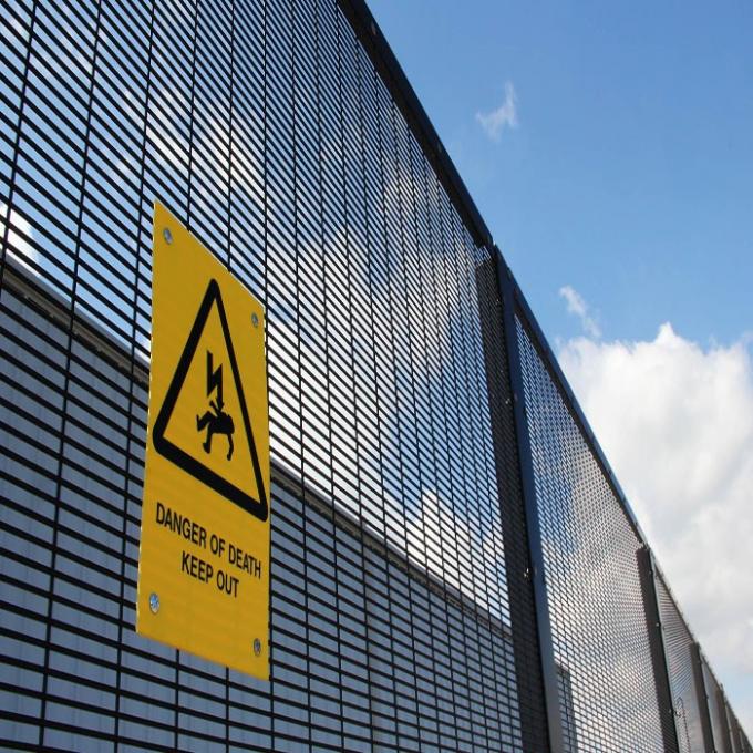 dernières nouvelles de l'entreprise Clôture de sécurité 358 clair Vu Wire Y Post Clôture pour l'aéroport  1