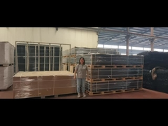 Barrière de protection de bord compacte avec conception empilable