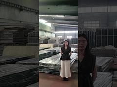 Clôture en treillis métalliques de la gare